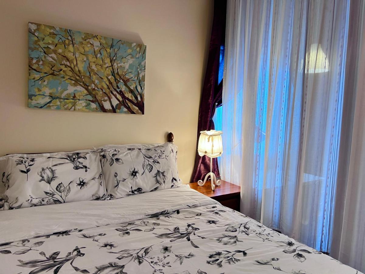 University Cabana Inn Виктория Экстерьер фото